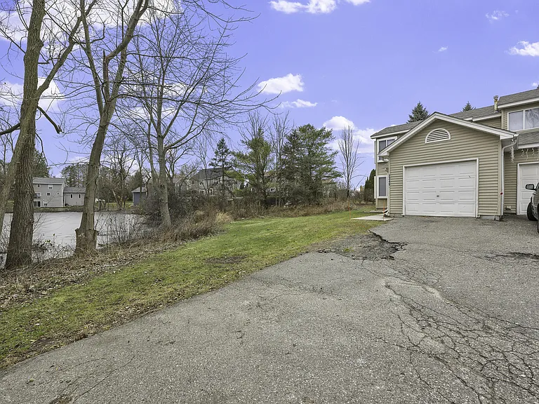 2245 S Commerce Rd — Photo 3