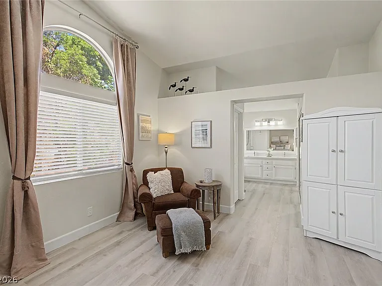 2025 Shining Feather Ln — Photo 43