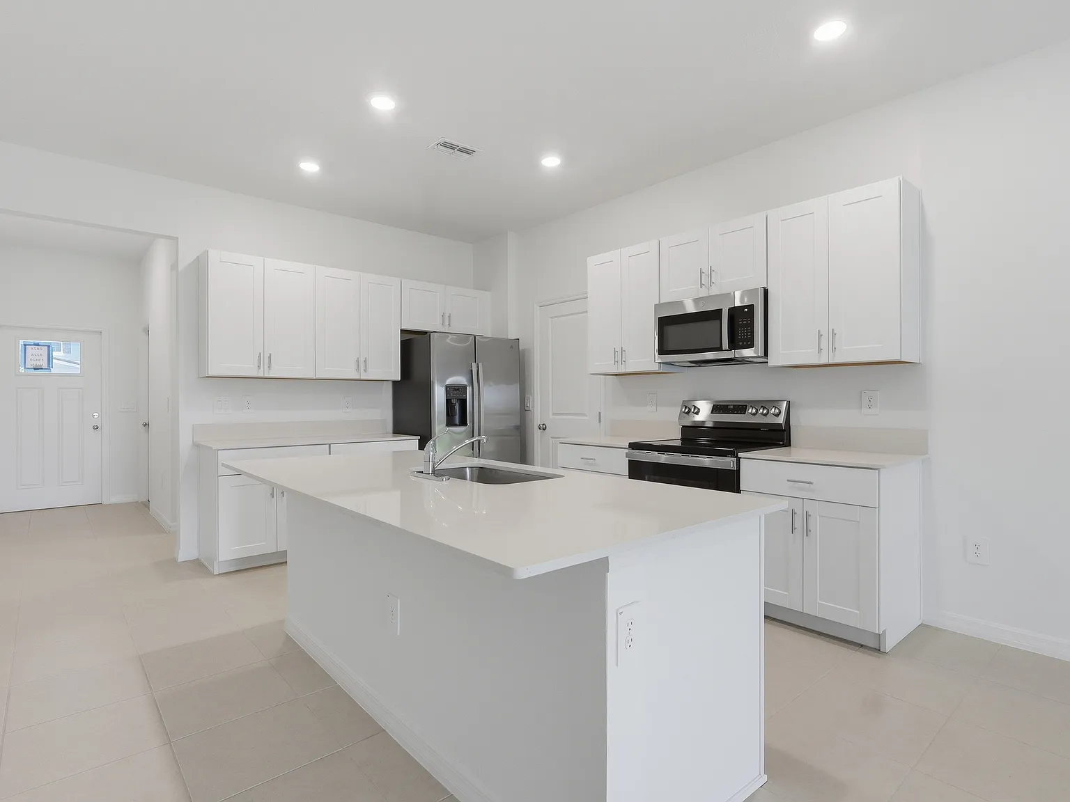 3 bed, 2.5 bath, 1747 sqft, $1,995 — Photo 4