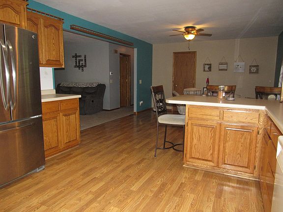 3rd image of 726 5th Ave