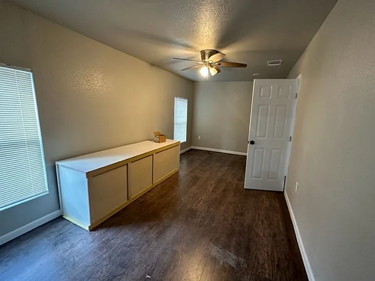 2925 Tampico St — Photo 10
