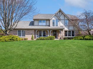 17930 W Pond Ridge Cir, Gurnee, IL 60031