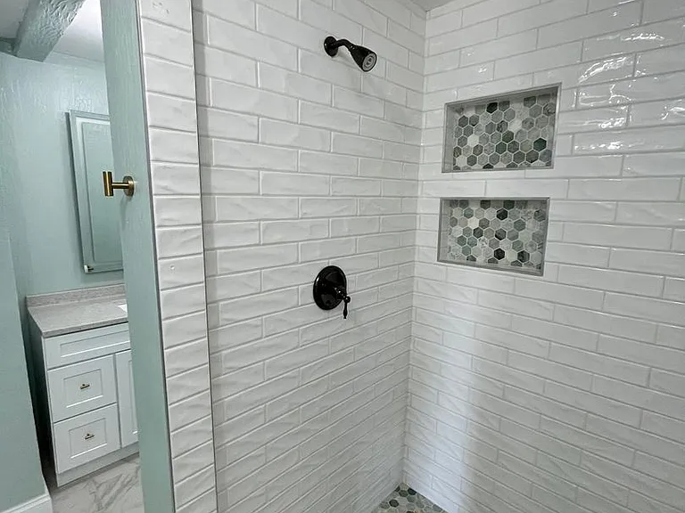 428 W Broadmoor St — Photo 23