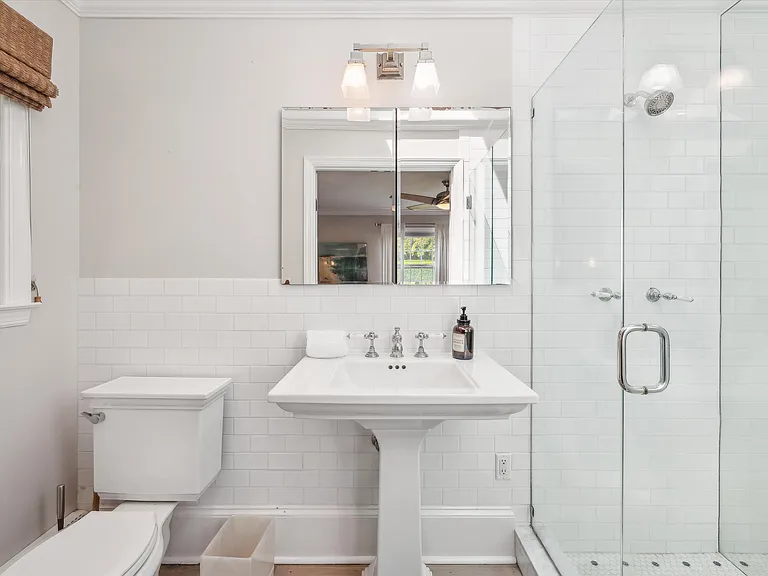 21 Platt Ter — Photo 15
