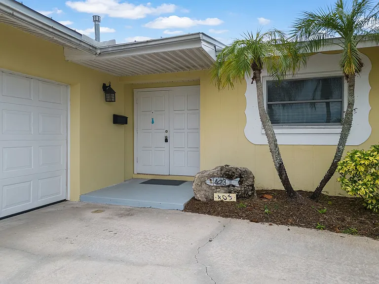 403 Bridgetown Ct — Photo 5