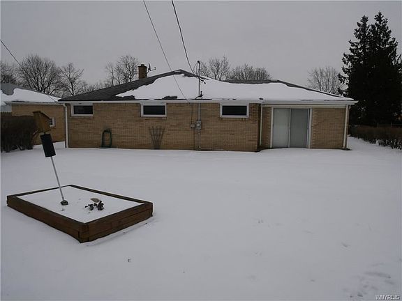 2nd image of 74 Victoria Blvd