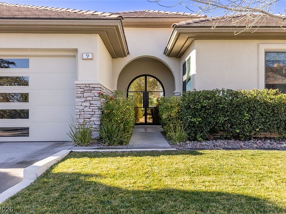 1st image of 9 Candlewyck Dr