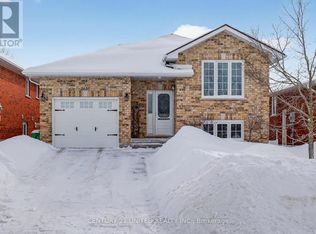 2635 Foxmeadow Rd #4, Peterborough, ON K9L0A8