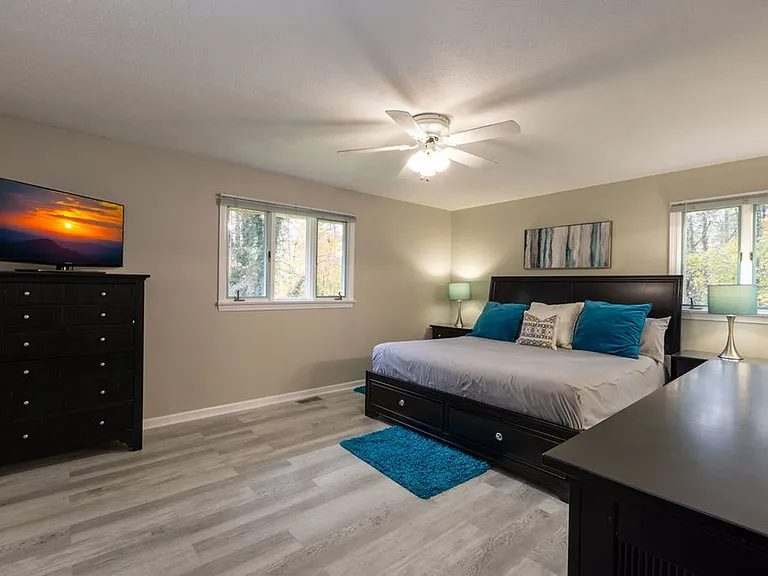 102 Arbor Ln — Photo 44