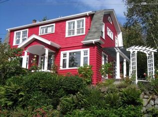 2418 N 41st St, Seattle, WA 98103