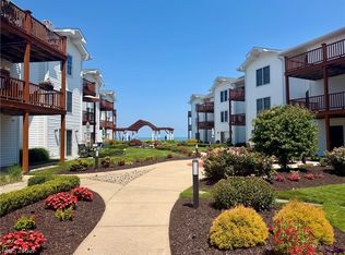 5753 Lake Rd E APT 602B, Geneva, OH 44041