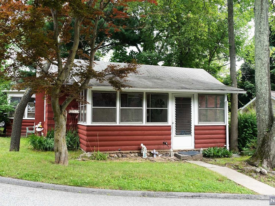 1st image of 7 Stainsby Road