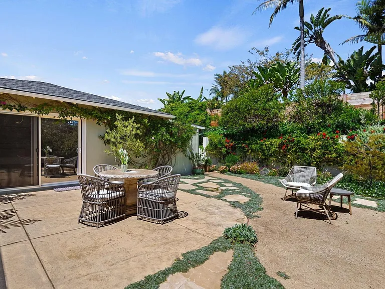 2290 Golden Gate Ave — Photo 12