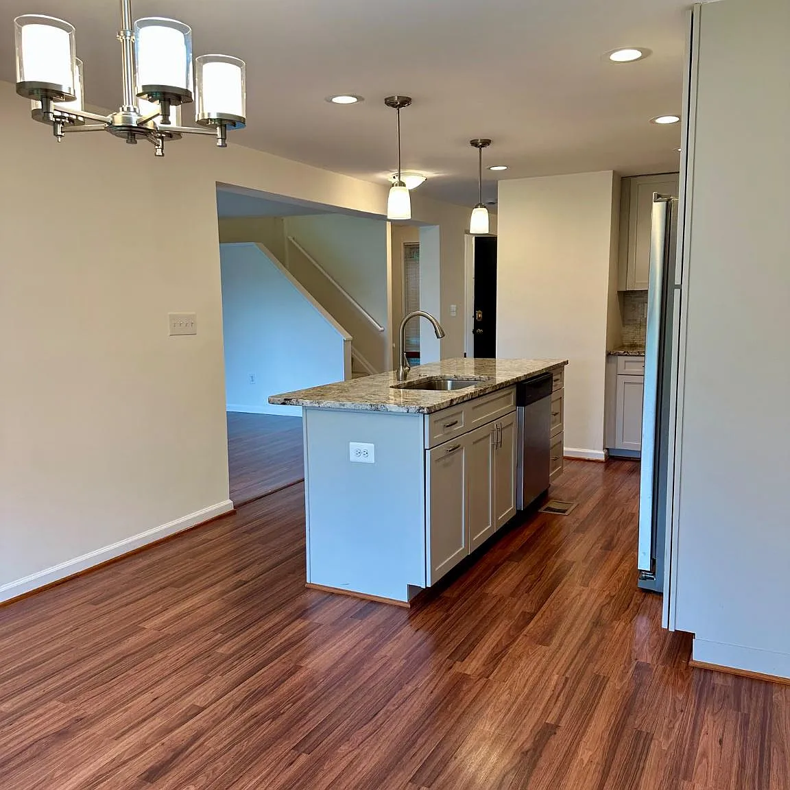 4 bed, 3.5 bath, 1464 sqft, $3,500 — Photo 4