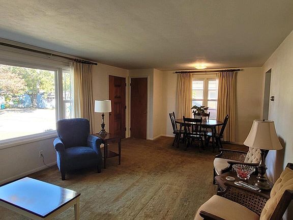 3rd image of 3221 Peach St