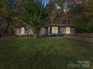 47 Springside Dr, Hendersonville, NC 28792