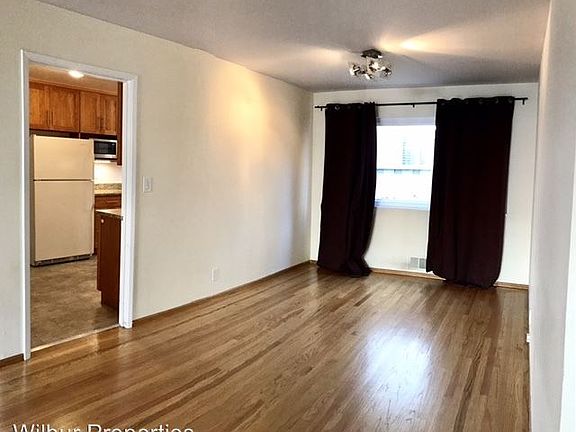3rd image of 743 Roble Ave APT 01