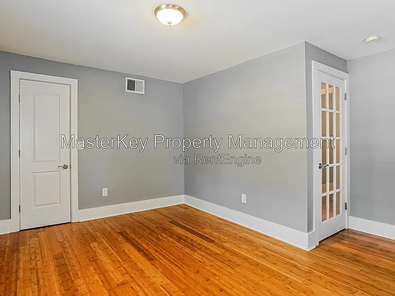 212 S State St — Photo 14