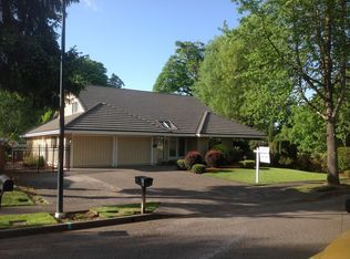 875 Fairway View Dr, Eugene, OR 97401