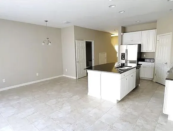 3 bed, 2.5 bath, 1400 sqft, $2,000 — Photo 3