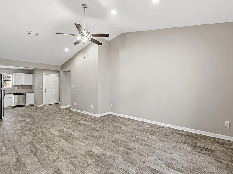 3424 Balboa Cir #48 — Photo 8