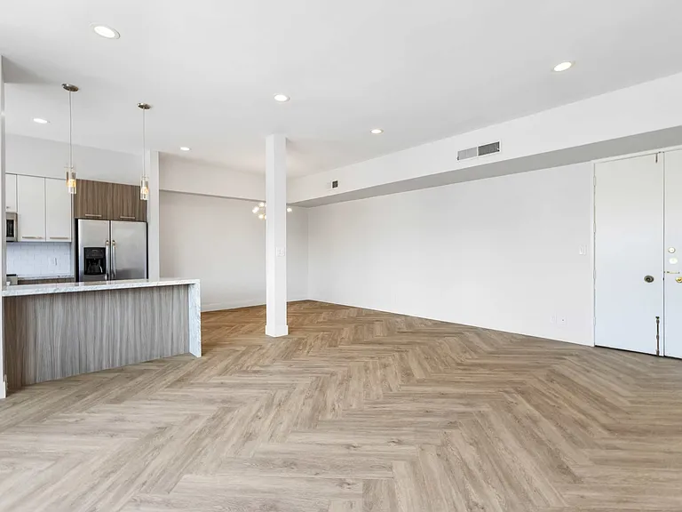 409 Palm — Photo 18