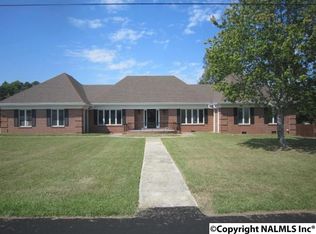 104 Carousel Cors, Rainbow City, AL 35906