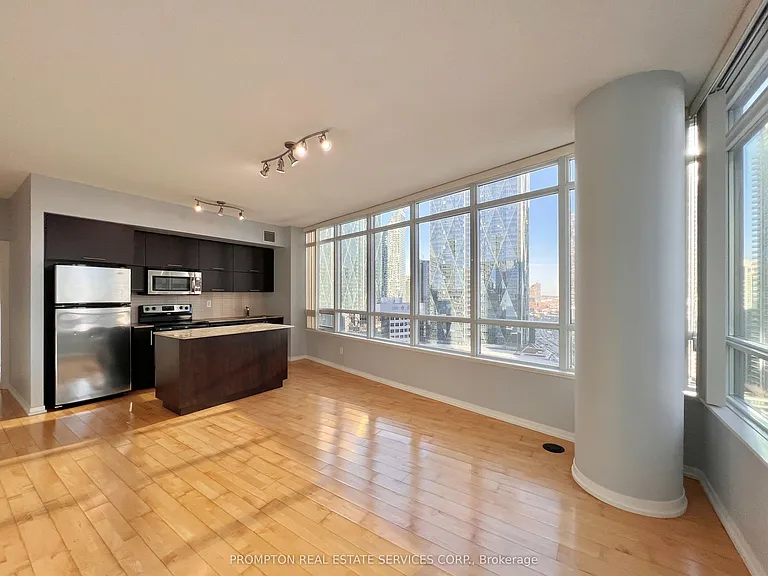 65 Bremner Blvd #1910 — Photo 6