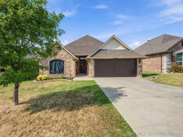 25420 Stonebridge Pkwy, Claremore, OK 74019
