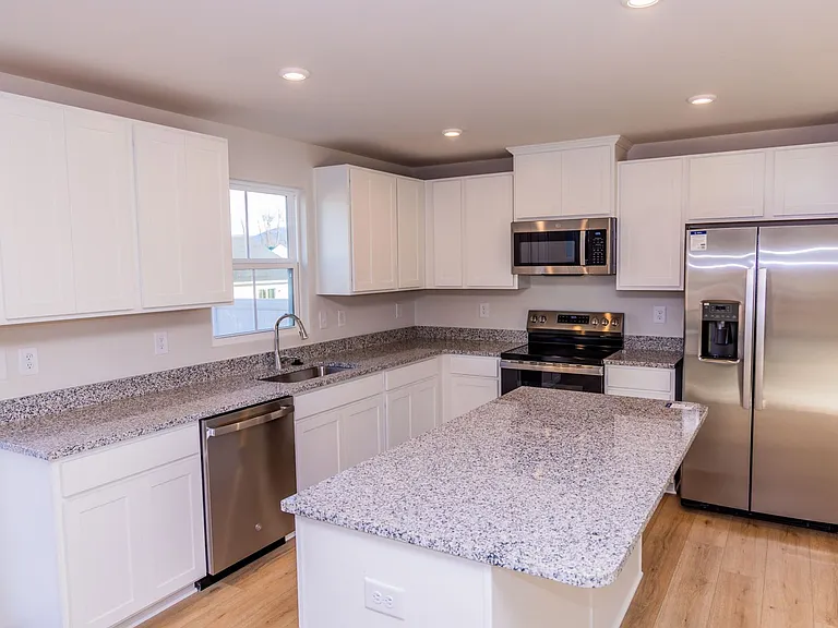 327 White Birch Rd — Photo 7