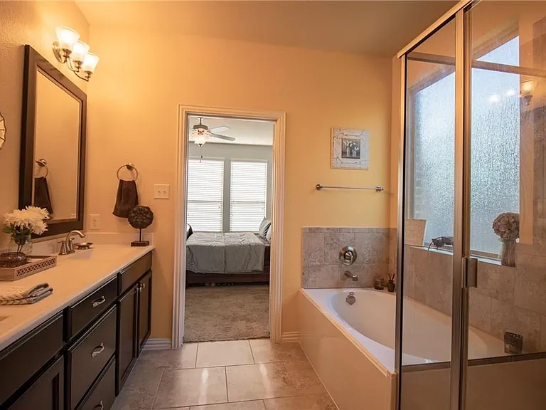 809 Park Place Ln — Photo 14