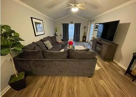 4395 Deeside Dr — Photo 2