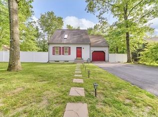 3 Randall Wood Dr, Montague, MA 01351