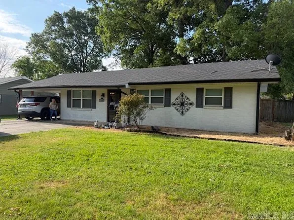 119 W 12th St, Dewitt, AR 72042