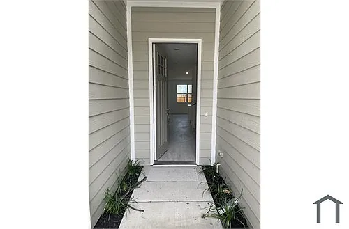 715 Tower Rd Photo 1