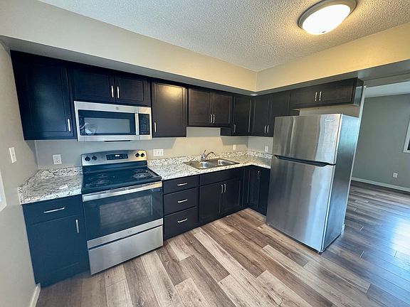2nd image of 1004 Main St #11