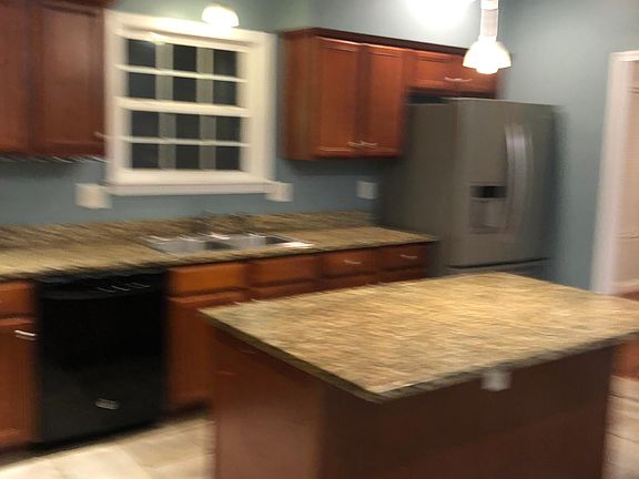 5th image of 807 Jessamine St