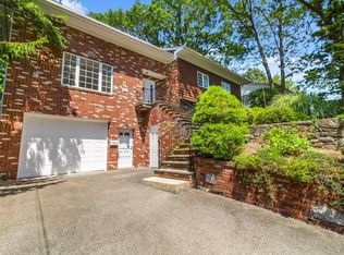 12 Clifford Pl, Harrison, NY 10528