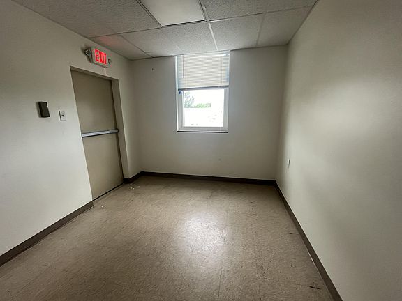 3rd image of 1501 Lincoln Way Suite 201