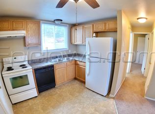 220 Clymer Rd APT 2, Hiawatha, IA 52233