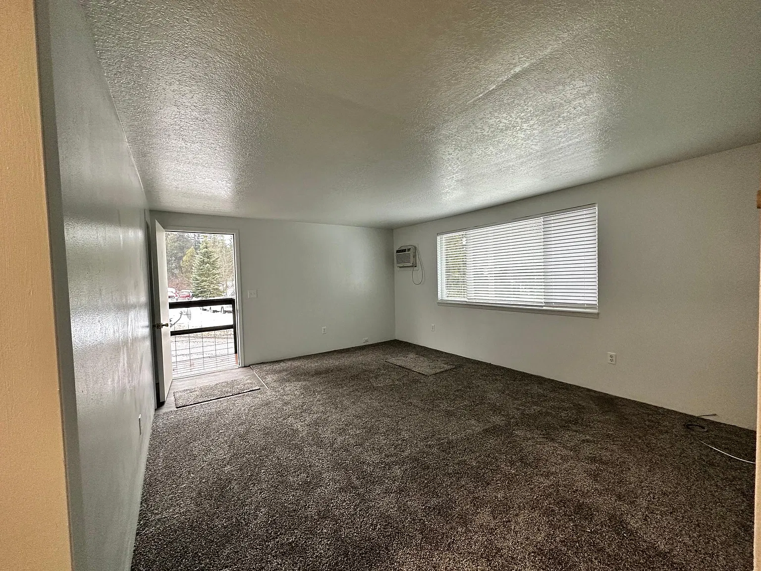 2 bed, 1000 sqft, $1,200 — Photo 4