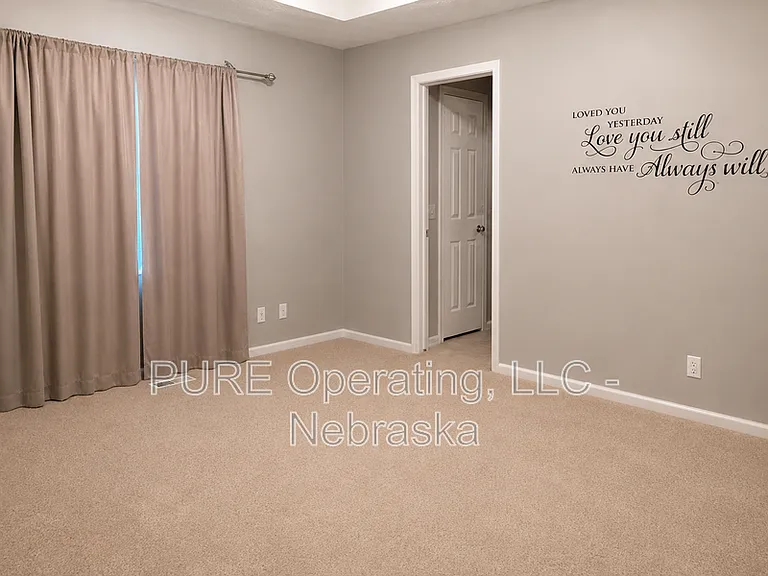 8464 N 155th St — Photo 9