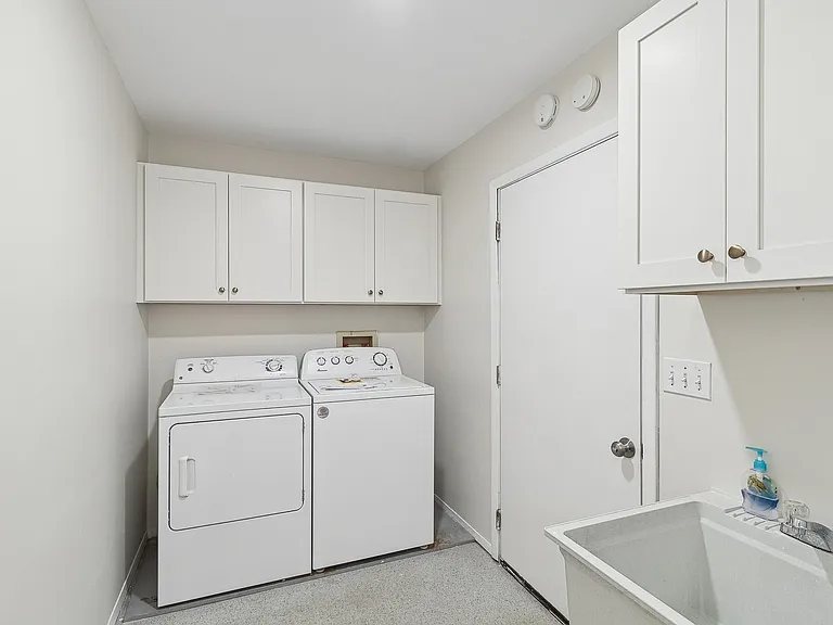1 Woodview Way — Photo 12