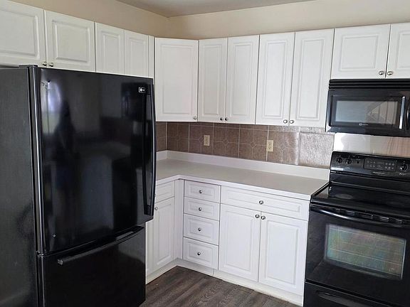 5th image of 235 Charring Cross Dr