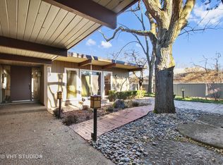 2930 Lake Placid Ln, Northbrook, IL