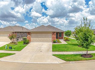 1269 Revolution Dr, Aubrey, TX 76227