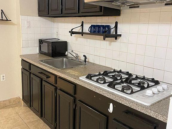 4th image of 2277 E 28th St #1