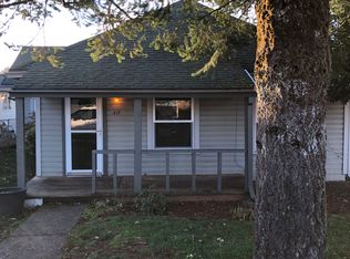 317 NW Zobrist St, Estacada, OR 97023