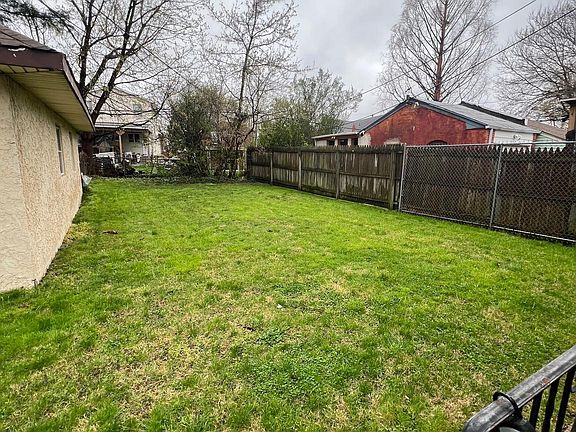 4th image of 7231 Oxford Ave