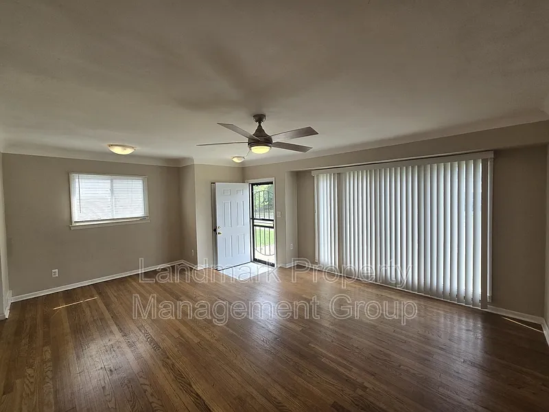3 bed, 1.0 bath, 980 sqft, $1,400 — Photo 3